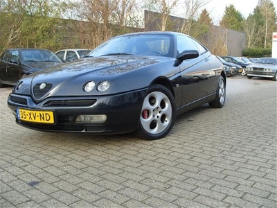 Alfa Romeo GTV 3.0 V6 24V (bj 2001)