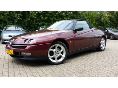 Alfa Romeo Spider 2.0-16V T.SPARK (bj 1995)