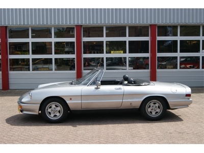 Alfa Romeo Spider 2.0 Veloce (bj 1984)