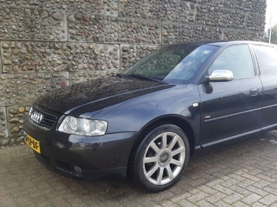 Audi A3 1.6 Attraction (2003)