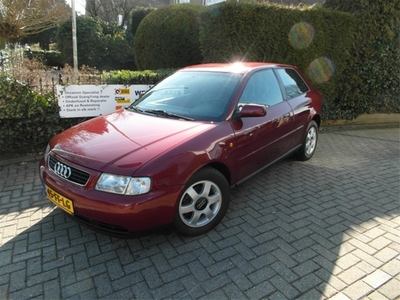 Audi A3 1.6 Automaat Attraction (bj 2000)