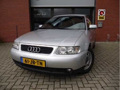 Audi A3 1.6 Automatisch airco,Lm velgen (bj 2002)