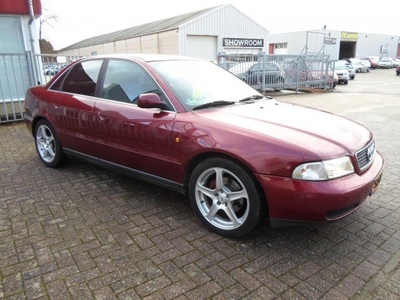 Audi A4 1.6 Advance climatronic stuurbekr lm velgen dure