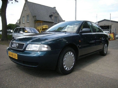 Audi A4 1.6 sedan met boekjes en N.A.P. 111.351 km !!!!