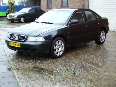 Audi A4 2.6 aut