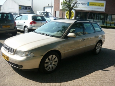 Audi A4 Avant 2.5 V6 TDI Advance (bj 1999, automaat)