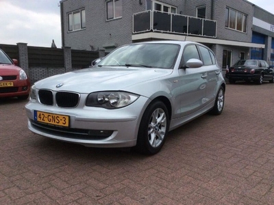 BMW 1-Serie 1-serie 118d Business Line 5 deurs airco boekjes