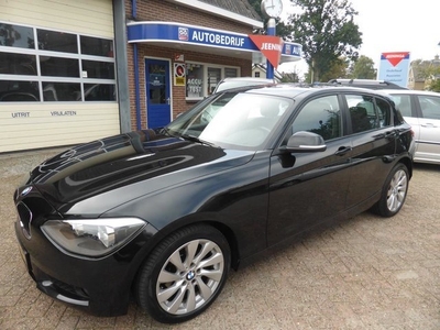 BMW 1-serie 116d Business+ Auto in zeer nette staat.