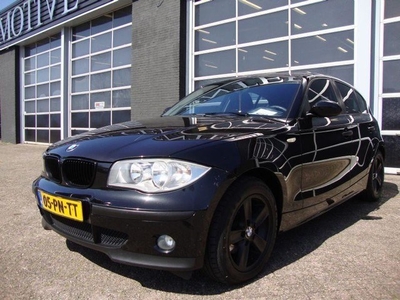 BMW 1-Serie 118d EXECUTIVE NAP & APK