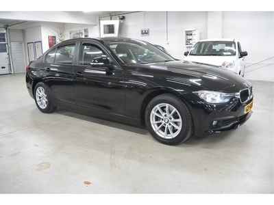 BMW 3 Serie 316D CORPORATE LEASE ESSENTIAL Navi ECC LMv