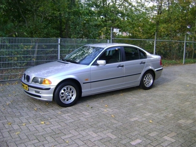 BMW 3 Serie 318i Executive (bj 2001)