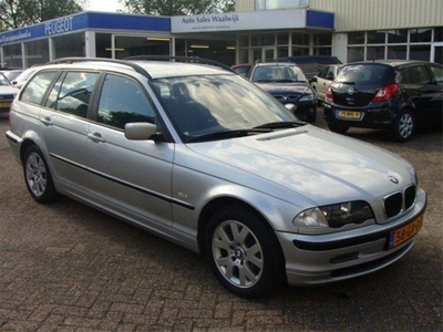 BMW 3-SERIE 318i Executive (bj 2001, automaat)