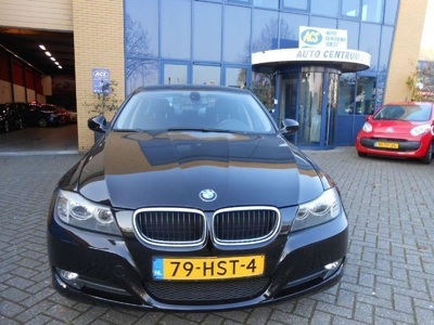 BMW 3-serie 318i Executive zwartmet.2009 facelift model