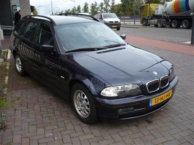 BMW 3-Serie 318I TOURING EXEC AUT4