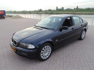 BMW 3-serie 320d Executive pdc 2001