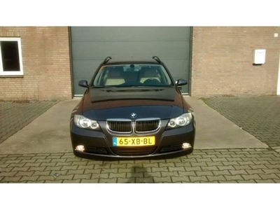 BMW 3-serie 320i Touring Executive