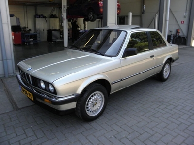 BMW 3 Serie 320iA E30 (bj 1988, automaat)