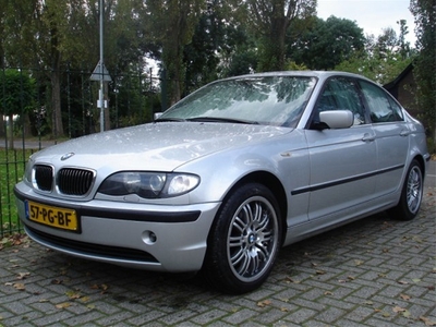 BMW 3 Serie 325i XENON/PDC/AIRCO-ECC/NAVI (bj 2004)