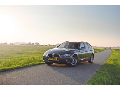 BMW 3-serie Touring 318d High Executive