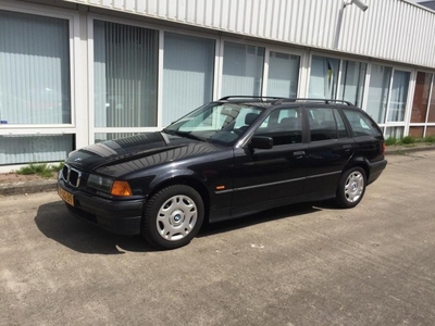 BMW 3-serie Touring 318i Executive