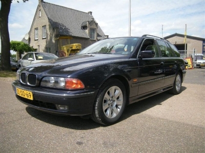 BMW 5-SERIE 525tds Executive touring met oa leer, clima enz