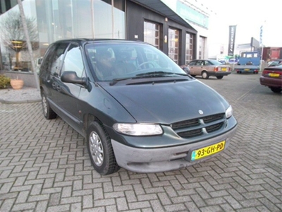 Chrysler Voyager 2.4 I prima auto met winterbanden!