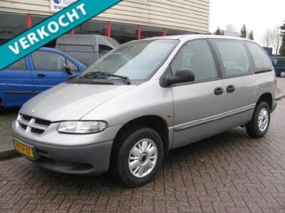 Chrysler Voyager 2.4i SE Rolstoelauto