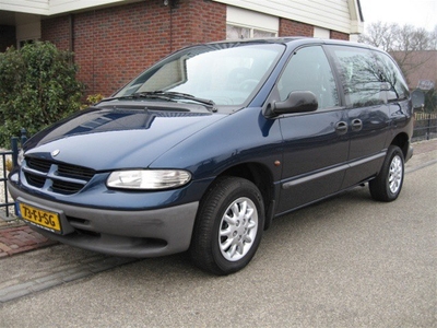 Chrysler Voyager 3.3i V6 SE Luxe7-p LPG-G3 (bj 2000)