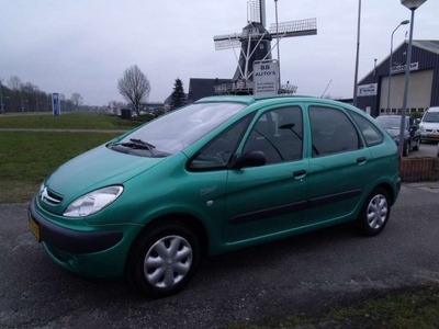 Citroen Xsara Picasso 1.8i-16V,Climaat.NAP,met vouwdak.