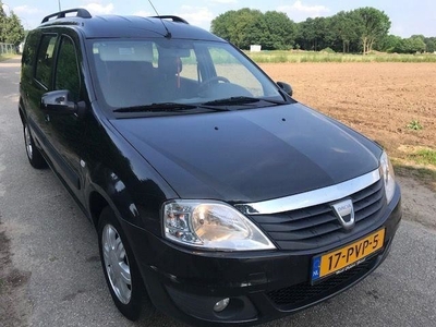 Dacia Logan 1.5i lauréate 7p