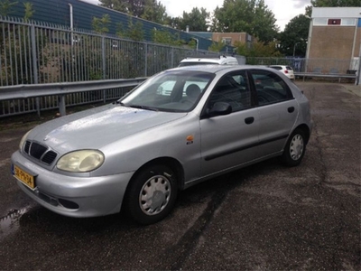 Daewoo Lanos 1.5 SE (bj 1998)