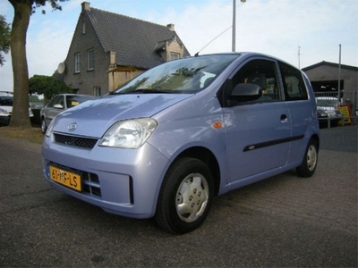 Daihatsu Cuore 1.0-12V DVVT STi (bj 2003)