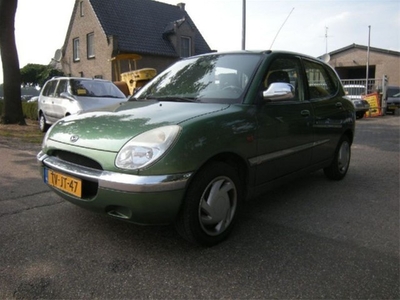 Daihatsu Sirion 1.0-12V RTi 5 deurs (bj 1998)