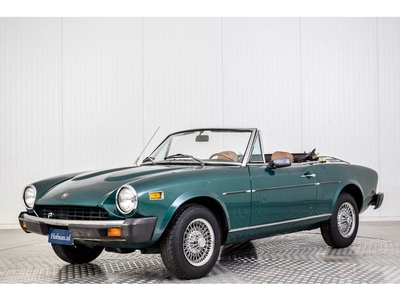 Fiat 124 Spider 1800 (bj 1977)