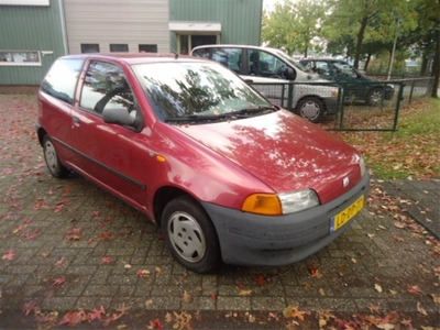 Fiat Punto 1.2 60 S`96 APK NW SLECHTS 649 (bj 1995)