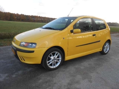 Fiat Punto 1.8-16V Abarth met niewue apk (bj 2003)