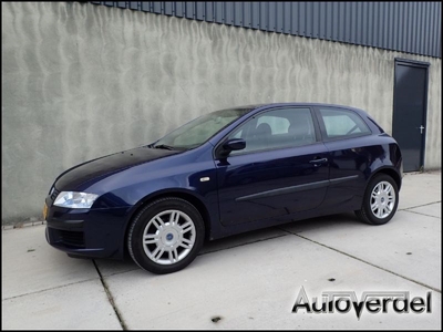 Fiat Stilo 1.8-16V Sporting inruilauto wel wat plekjes en