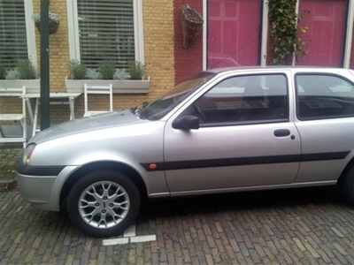 Ford Fiesta 1.3 I 3DR 2000 Grijs