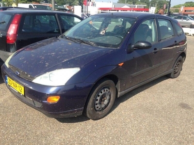 Ford Focus 1.6 16V (1999)