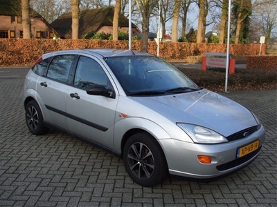 Ford Focus 1.6-16V Ghia Nap + Nieuwe apk (bj 1999)