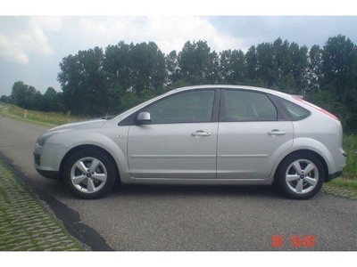 Ford Focus 1.6-16V Trend (Zeer nette auto !)