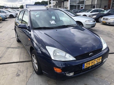 Ford Focus 1.6i 16V Trend (1999)