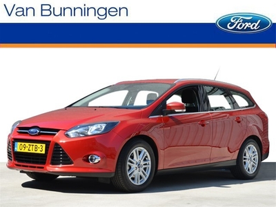 Ford Focus Wagon 1.0 Ecoboost Titanium. Voorzien van