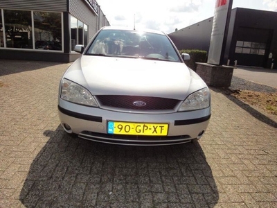 Ford Mondeo 1.8-16V First Edition