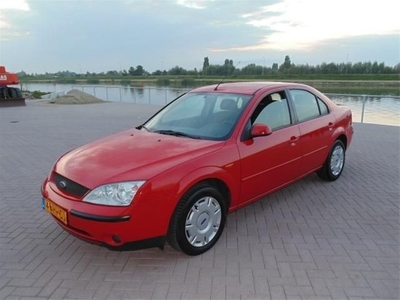 Ford Mondeo 1.8-16V Trend Airco Sedan NAP! Nieuwe apk!