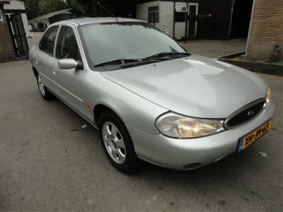 Ford Mondeo 2.0-16V Ghia Platin. (bj 1998, automaat)