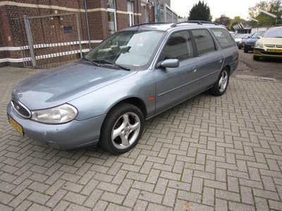 Ford Mondeo Wagon 2.5-24V V6 Ghia