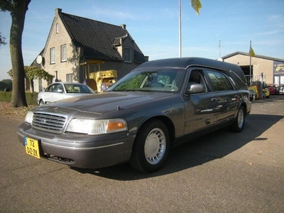 Ford USA Crown Victoria begrafenisauto / lijkwagen 4.6 v8