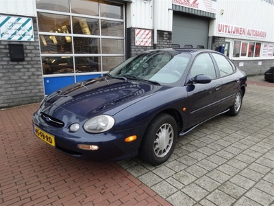 Ford USA Taurus 3.0-24V V6 SE Comfort Automaat (bj 2000)