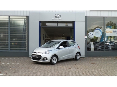 Hyundai i10 1.0i i-Motion Comfort Plus + cruise control